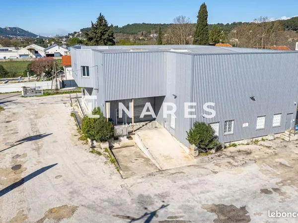 Local 500 m² Aubagne
