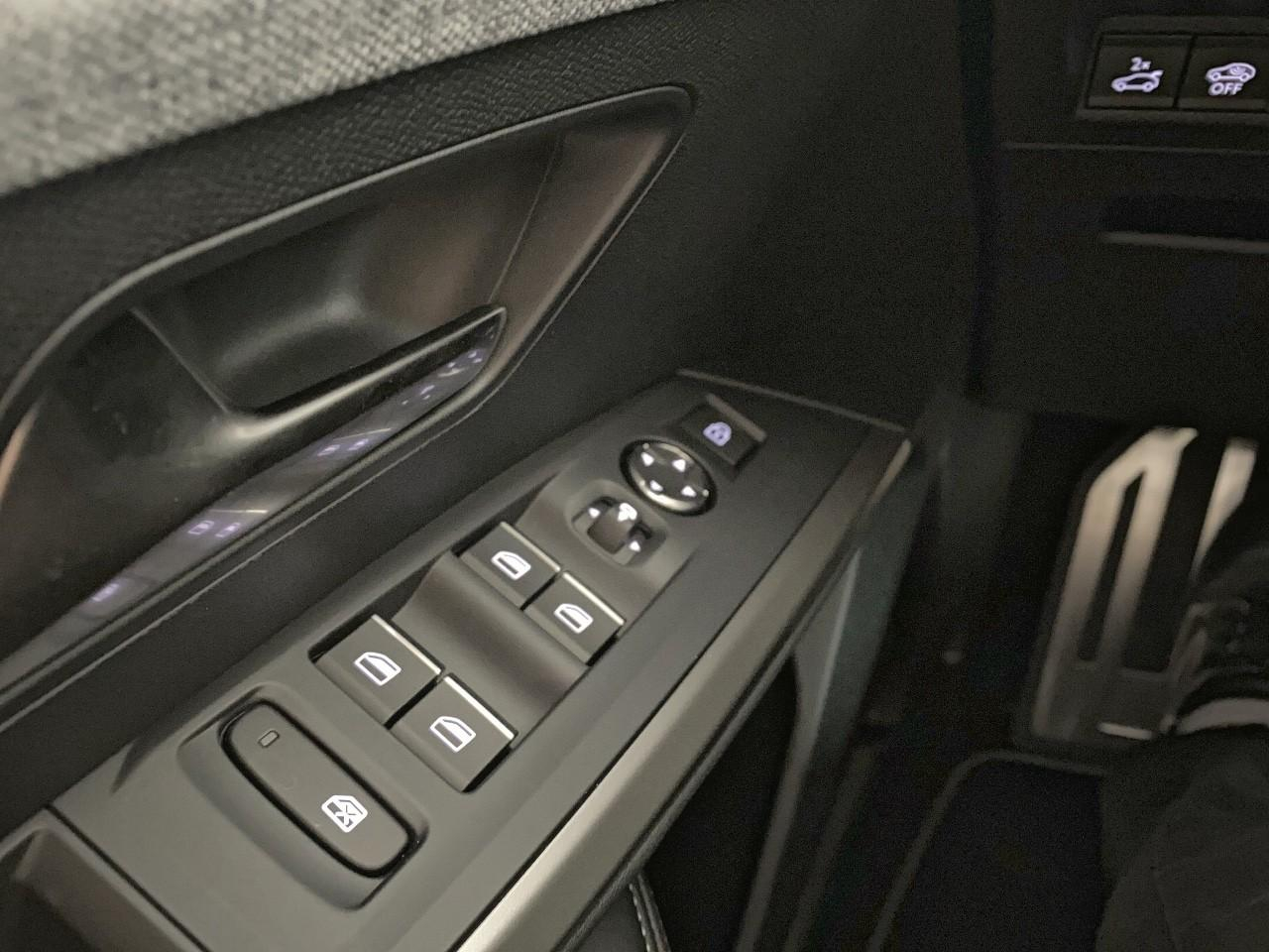 Peugeot 3008 hybrid 145 e-dcs6 gt — photo 20