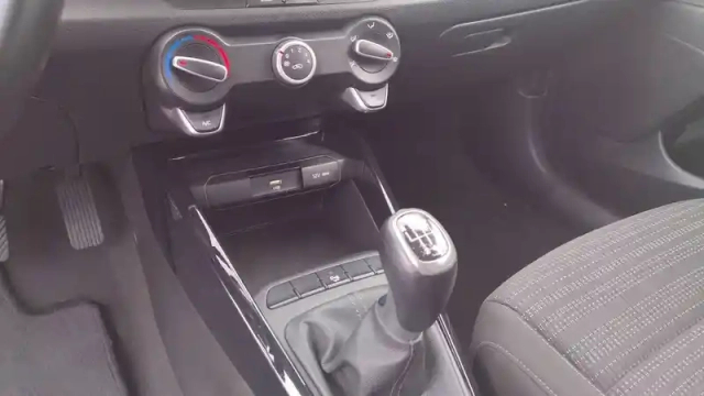 Kia Stonic 1.0 t-gdi 100 ch bvm6 — photo 15