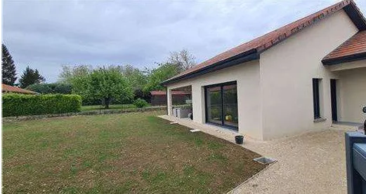 MAISON RECENTE ET MEUBLEE A LOUER A LA CHAPELLE DE LA TOUR