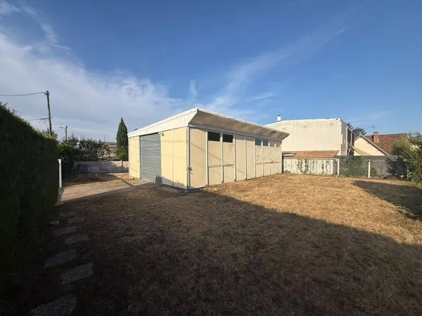 Entrepôt 79 m²