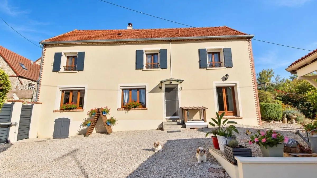 Photo 1