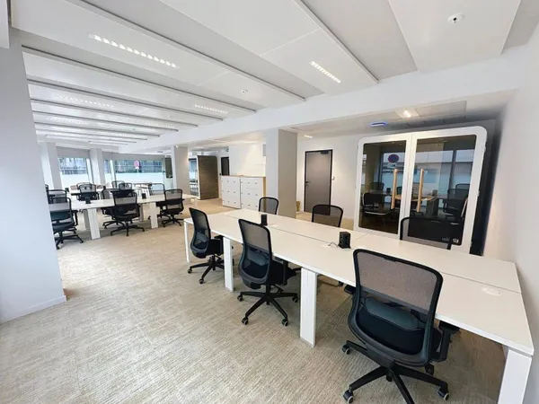 Bureau 112 m²