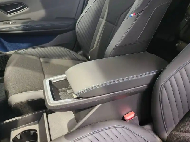 Renault Megane e-tech 220 ch autonomie confort — photo 17