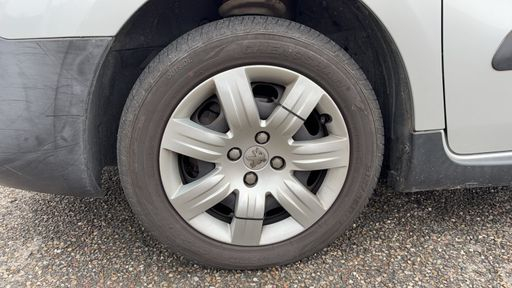 Peugeot Partner Tepee 1.6 BlueHDi 100 - Outdoor – 2018 – 83141 km – Diesel – Boîte Manuelle — photo 10