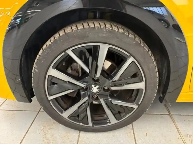 Peugeot 208 1.2 puretech 100ch s&amp;s gt pack 118g — photo 13