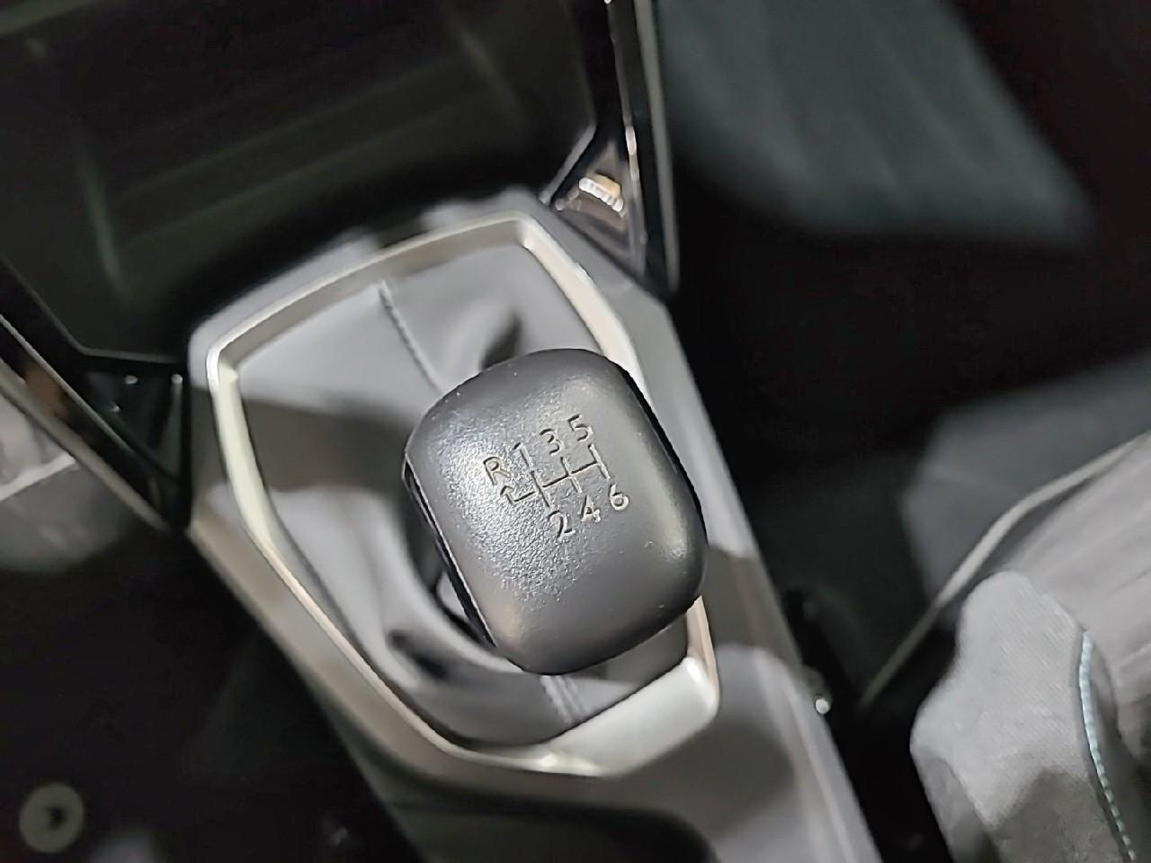 Peugeot 208 puretech 100 s&s bvm6 style — photo 22