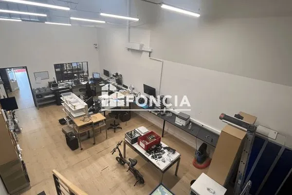 Local 131 m²