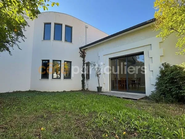 Villa 6 pièces 270 m²