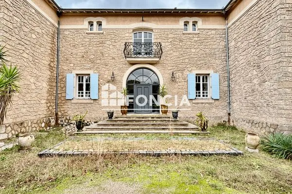 Maison 7 pièces 300 m²