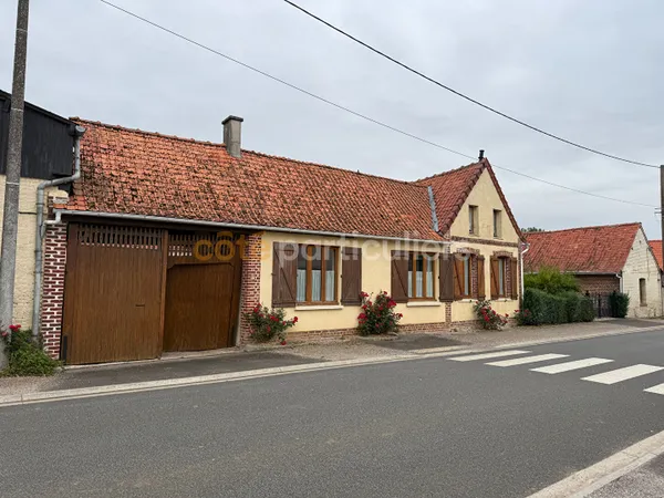 CORPS DE FERME AVEC HANGAR ET PATURES , SUR 1 HECTARE