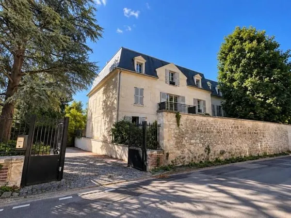 COYE-LA-FORÊT  T2 avec balcon  Garage  Résidence récente