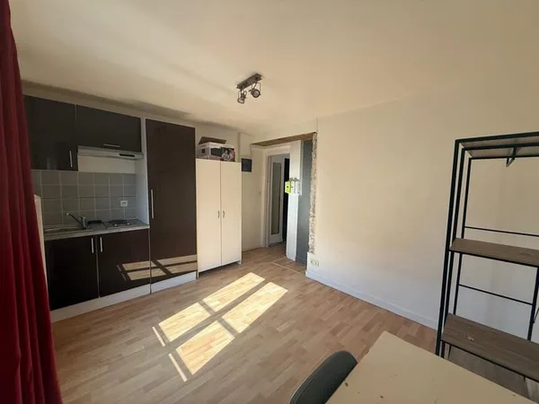 Studio 14.64 m2 Angers hyper centre