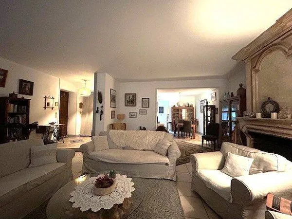 Maison 7 pièces 260 m²
