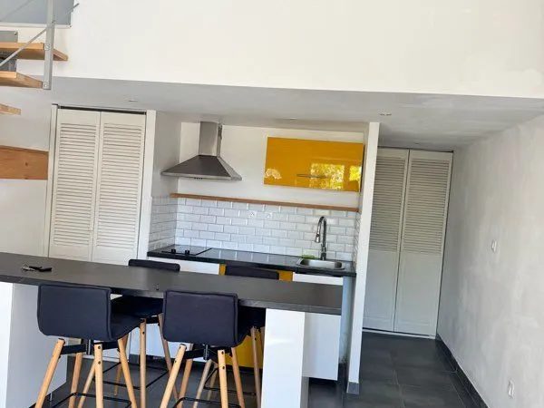 T2 meublé dans maisonnette