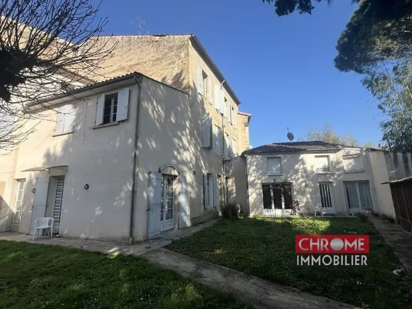 IMMEUBLE DE RAPPORT 7 APPARTEMENTS + 2 LOCAUX COMMERCIAUX