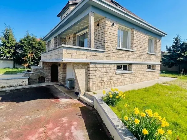 Maison 7 pièces 140 m²
