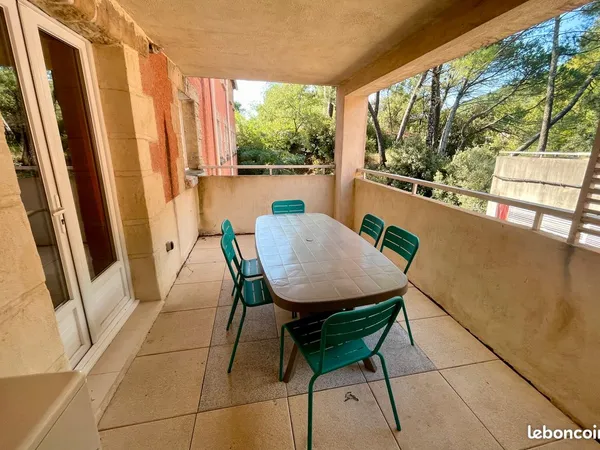 Vends spacieux P4 dans résidence de standing avec piscine