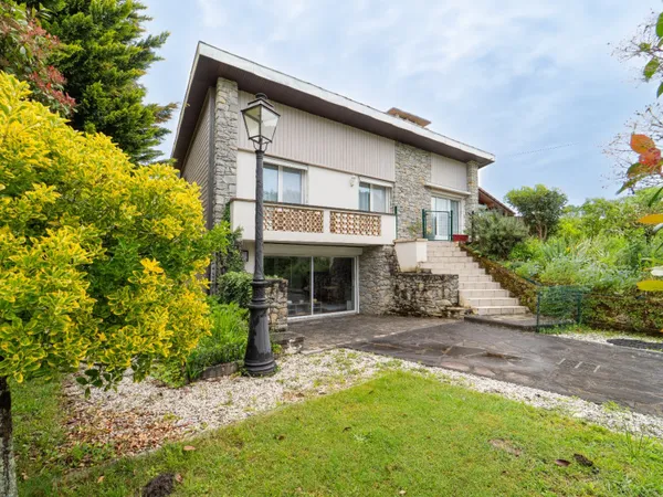 Maison 6 pièces 200 m²