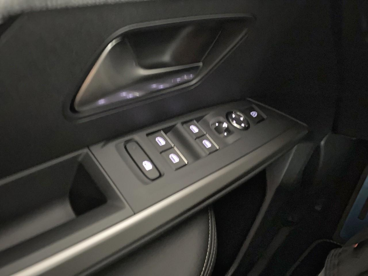 Peugeot 3008 hybrid 145 e-dcs6 gt — photo 20