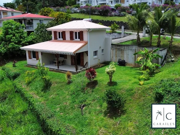 Villa T4 récente avec vue dégagée sur les Pitons du Carbet