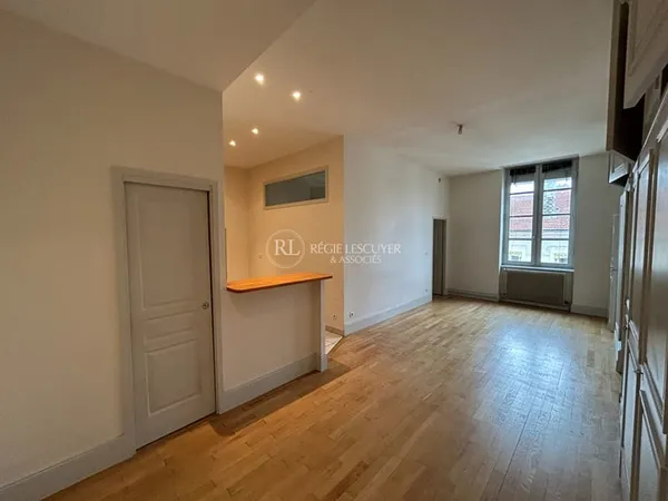 F2 - 12 COURS GAMBETTA 69007 LYON