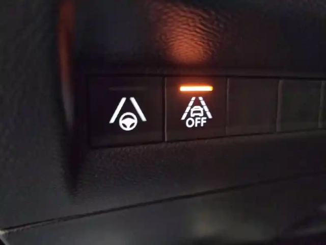 Peugeot 2008 electrique 136 ch — photo 99