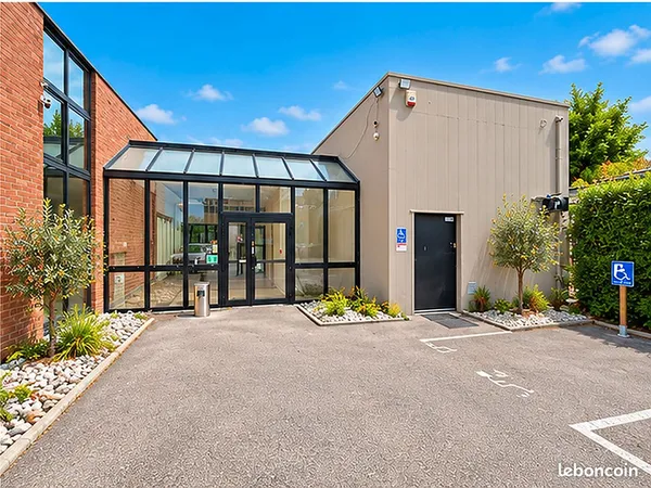Local 390 m² FACHES-THUMESNIL