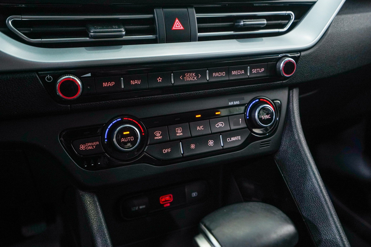 Kia Niro — photo 24