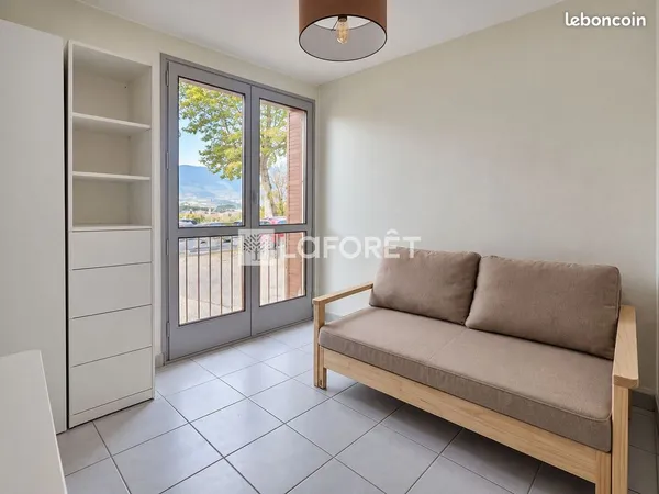 Studio 1 pièce 14 m²