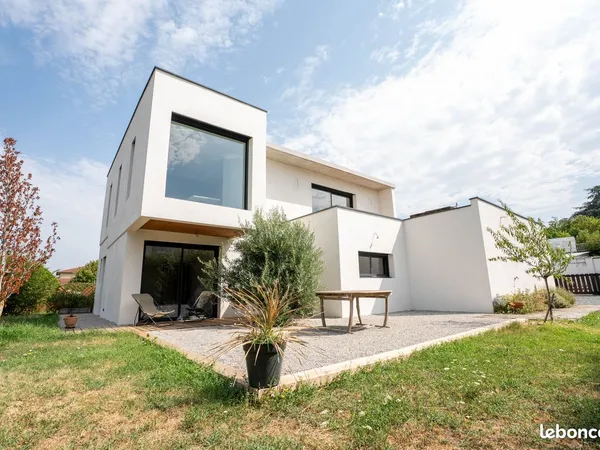 Maison 5 pièces 140 m²