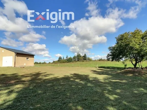 Joli terrain constructible - CHAMPIS
