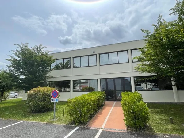 Bureaux 100 m²