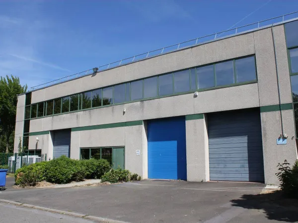 Local d'activité 549 m²