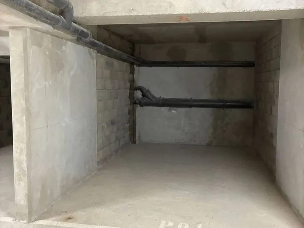 Parking 13 m²