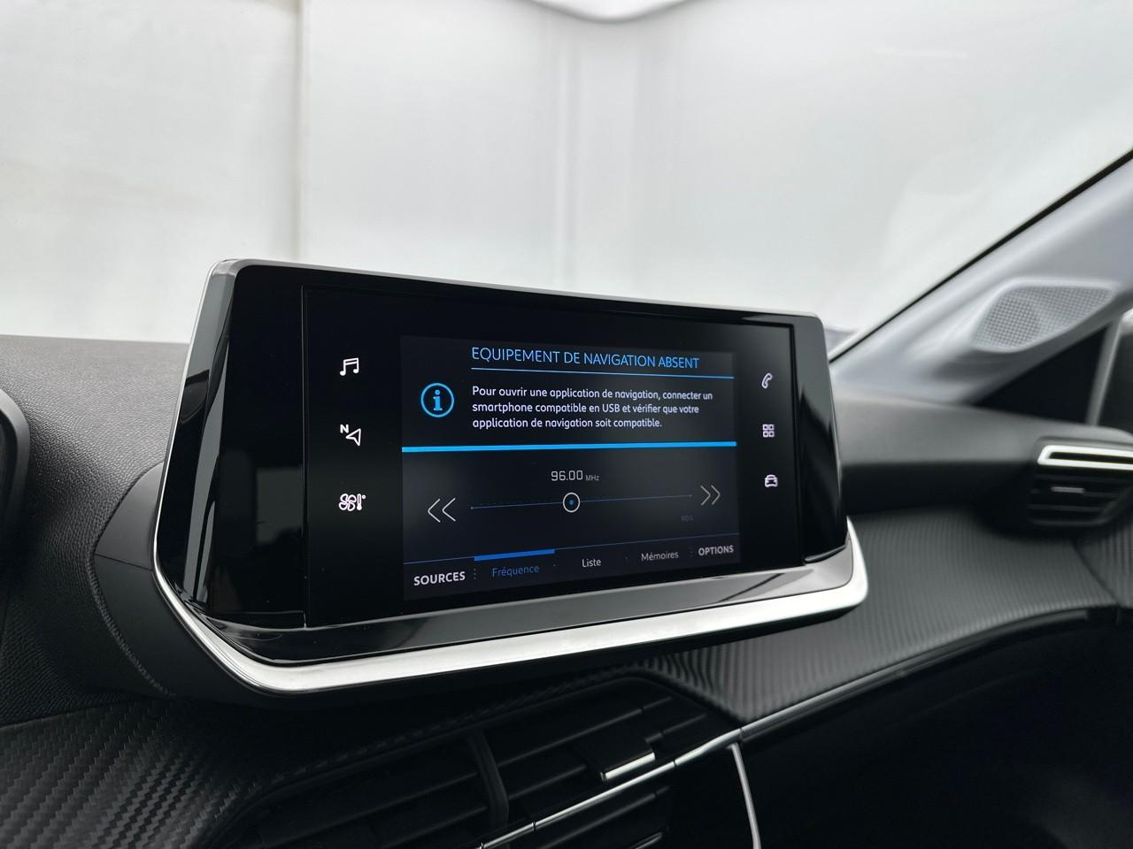 Peugeot 208 puretech 100 s&s bvm6 style — photo 10