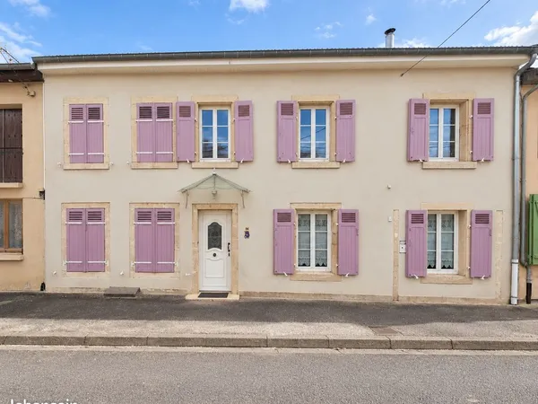 Maison de caractère 190 m² avec jardin et beaux volumes à Delme (57590)