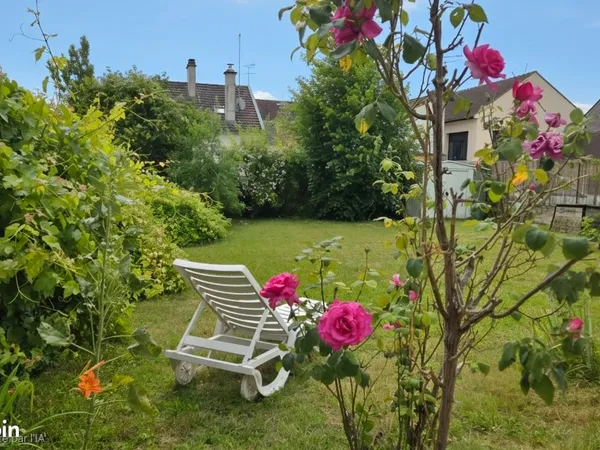 Maison familiale 122m2 entièrement climatisée - 5 chambres - centre du village - DPE C