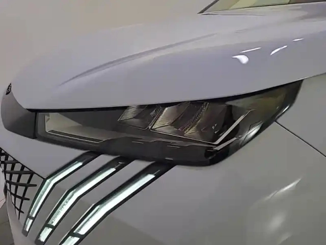 Peugeot 5008 hybrid 145 e-dcs6 — photo 16