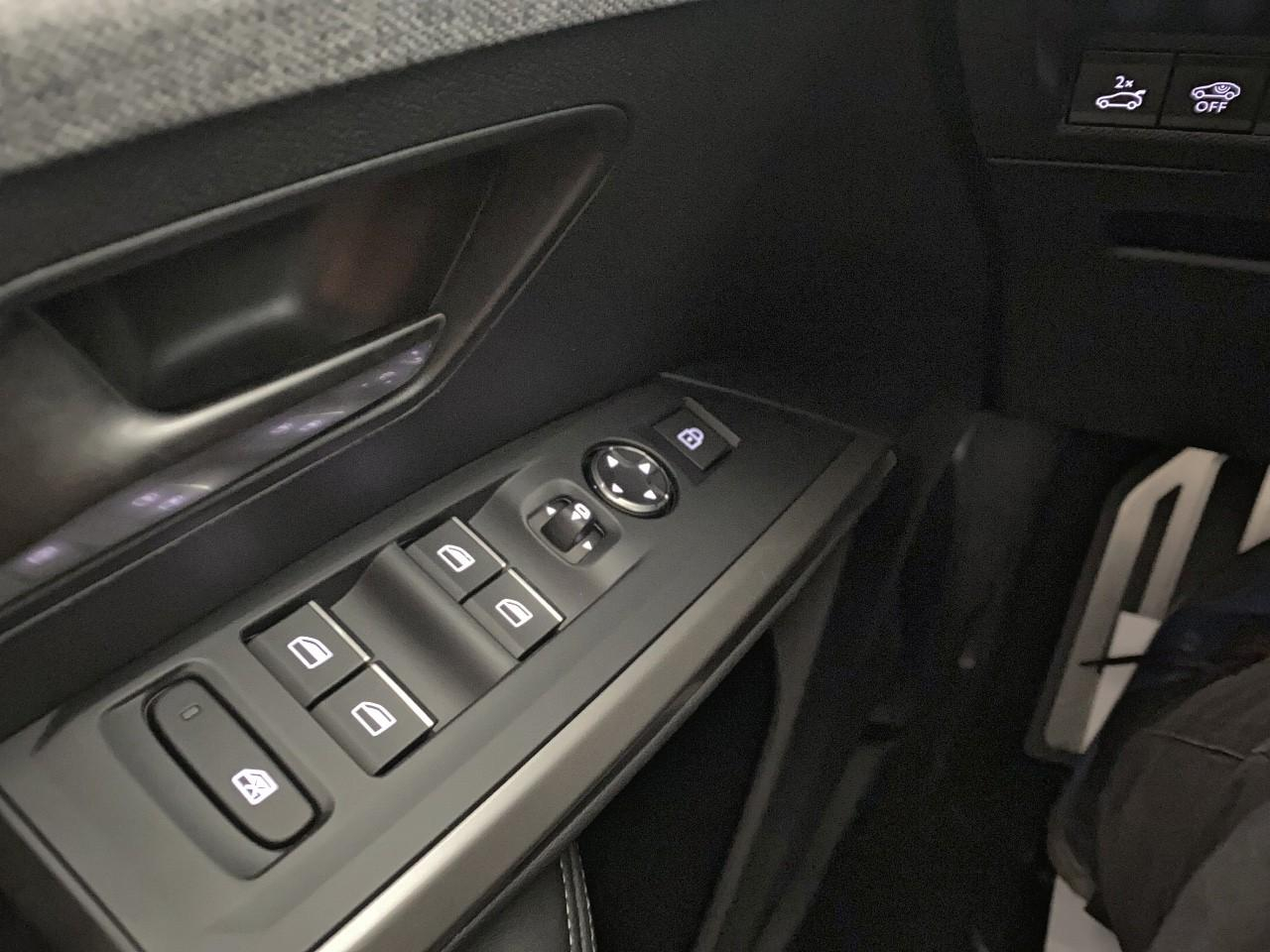 Peugeot 3008 hybrid 145 e-dcs6 gt — photo 20
