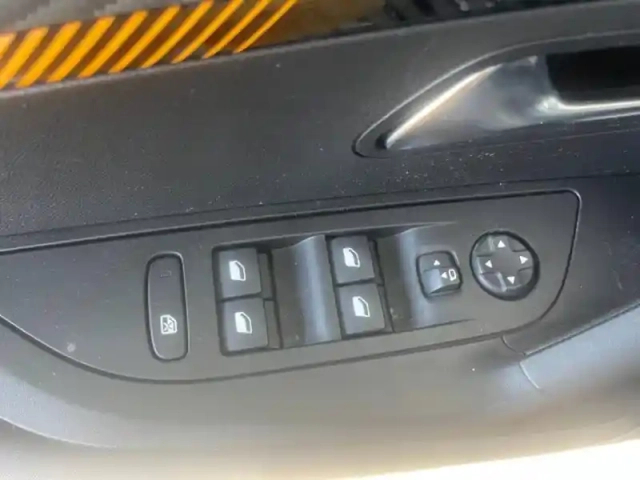 Peugeot 2008 1.5 bluehdi 110ch s&amp;s roadtrip — photo 11