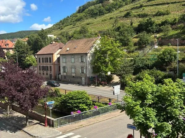 F3 72 m² - Grand balcon - Vue rivière - Centre Guebwiller