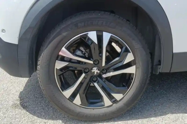 Peugeot 2008 puretech 130 s&amp;s eat8 — photo 14