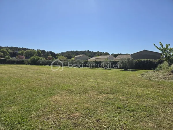 Terrain 1700 m²