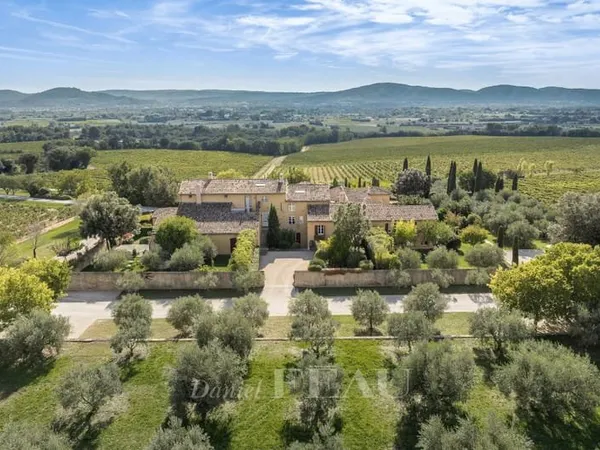 Sud Luberon - Duplex de charme avec jardin privatif