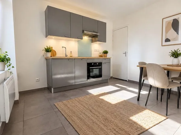 LILLE CHR-JOLIE MAISON AVEC EXTERIEUR