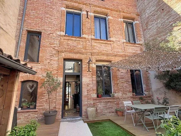 Maison 5 pièces 260 m²