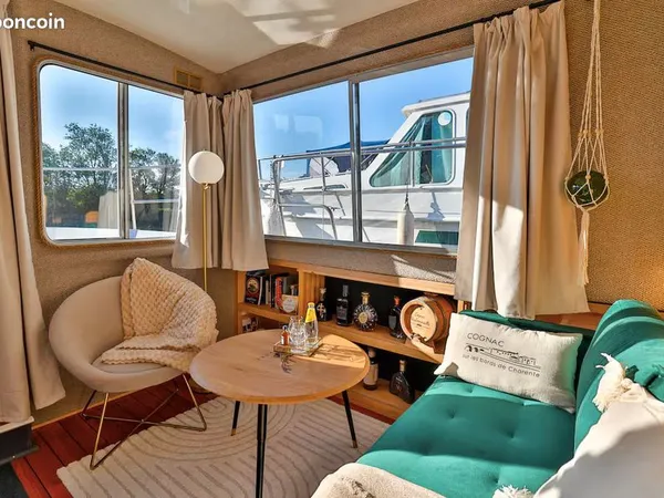 Péniche 2 pièces 22 m²