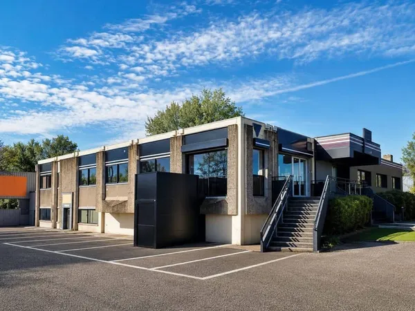 Local commercial 1685 m²
