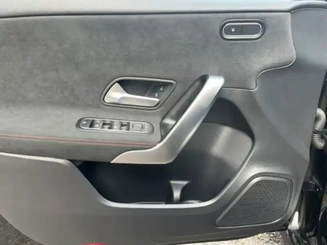 Mercedes Classe A 200 d amg line — photo 14